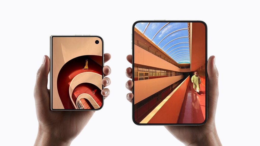 閉じた状態と開いた状態のiPhone Duo